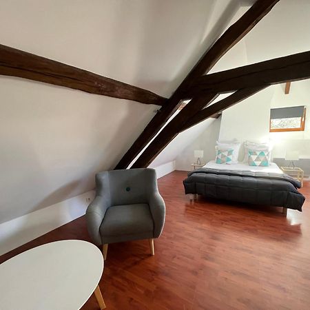 Bed and Breakfast Le Moulin De Corneil Mezilles Екстер'єр фото