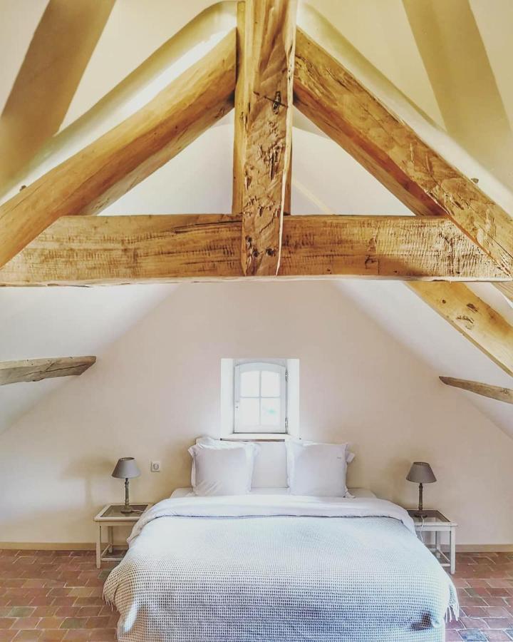 Bed and Breakfast Le Moulin De Corneil Mezilles Екстер'єр фото